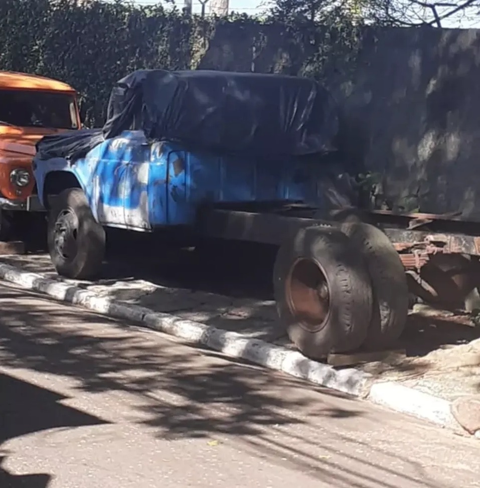 Cabine Ford F100, F350 e F600 Antiga Originalidade e Resistência para Restauração